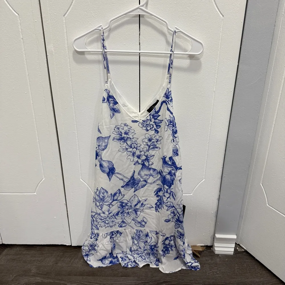 NWT Lulus Garden Bloom Blue and White Floral Print Ruffled Shift Dress - Image 6