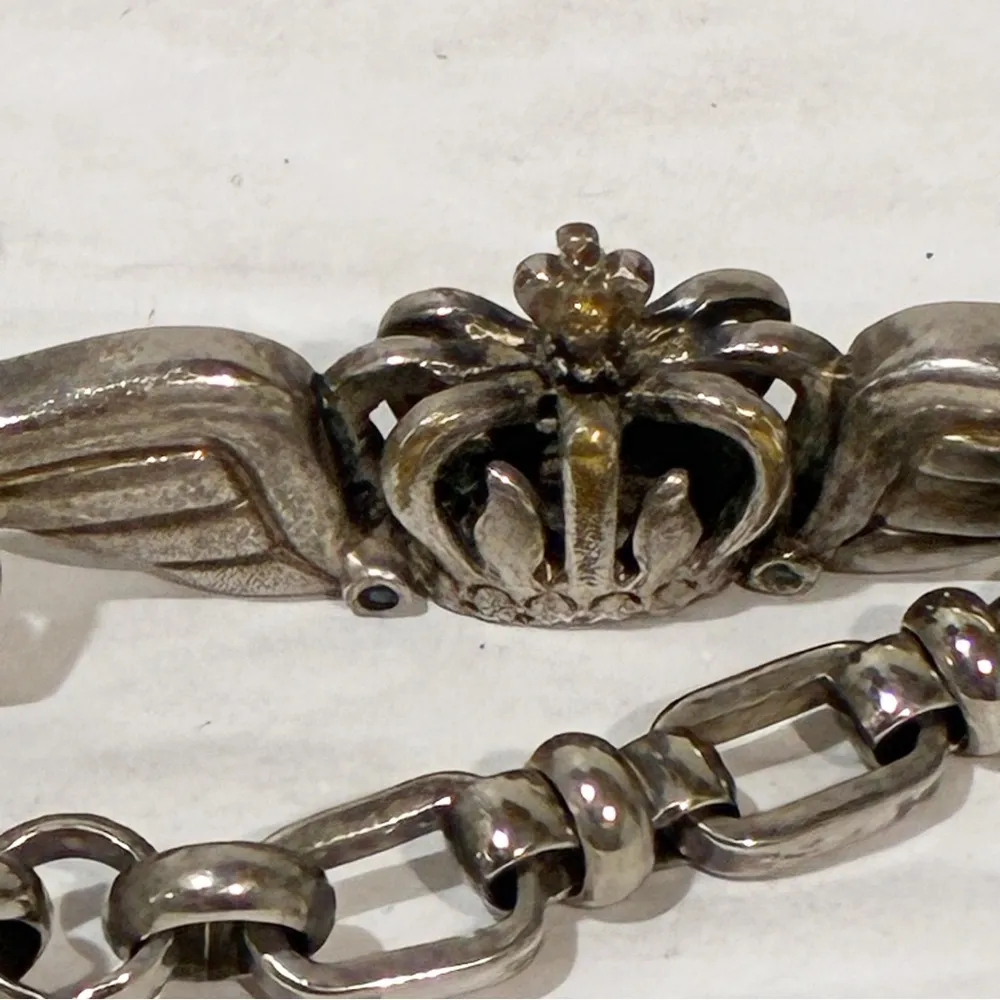 Juicy Couture Vintage Silver Tone Link Crown Toggle Bracelet - Image 4