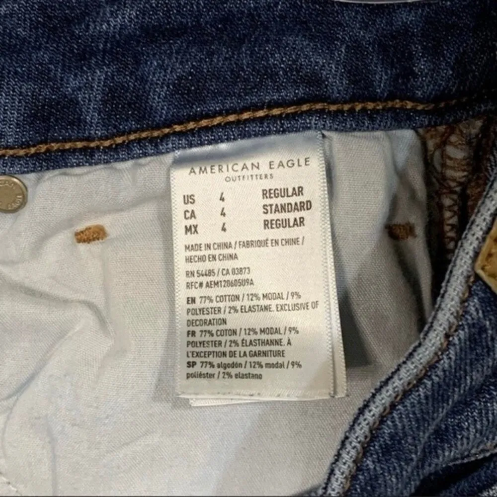 American Eagle high waisted distressed mom jeans women’s size 4 regular - Image 6