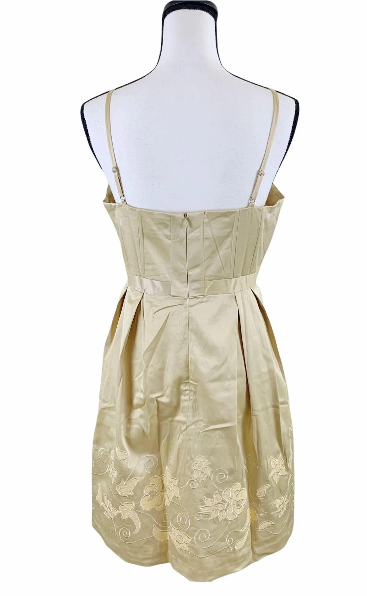 Lucy Paris Embroidered Gold Fit & Flare Dress Size Medium - Image 3