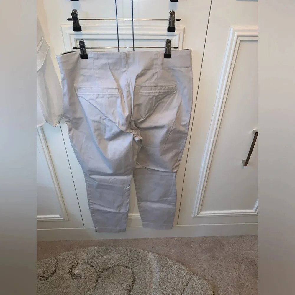 Set H&M ivory films sheer top & Old Navy khaki side zip chinos‎ - Image 12