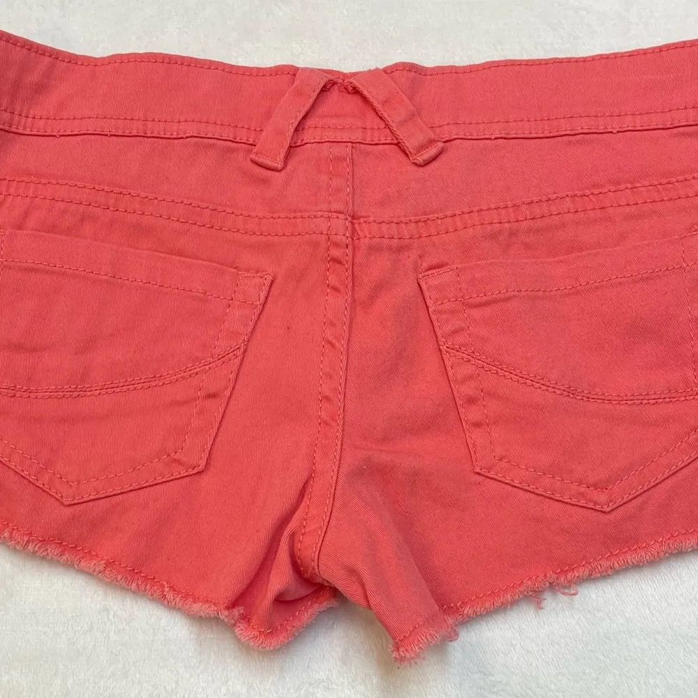 Bongo Coral Pink Frayed Hem Denim Shorts Size 0 NWT Summer Festival Y2K - Image 2