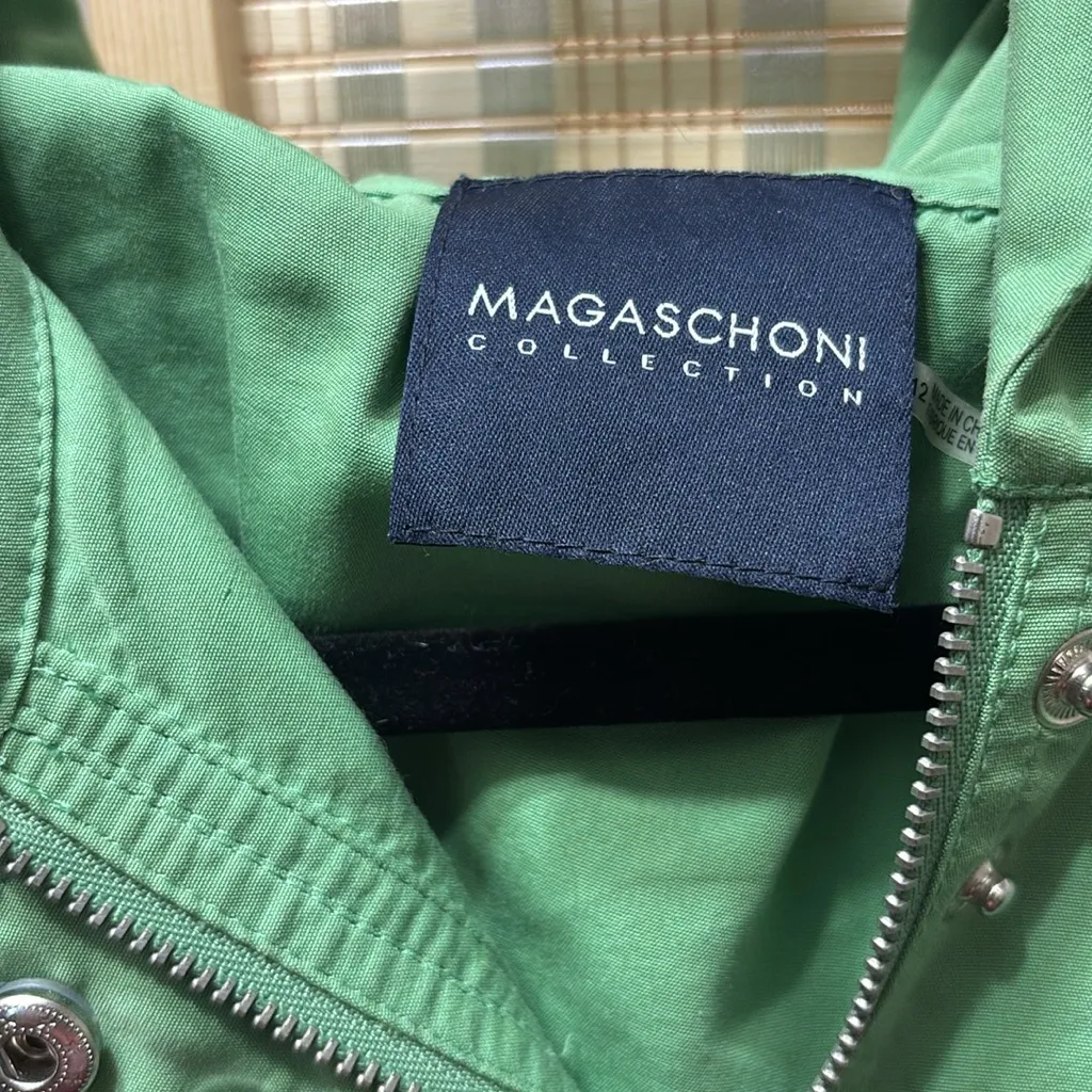 Magaschoni Collection Green 3/4 sleeve Zip-Up Jacket - Image 3