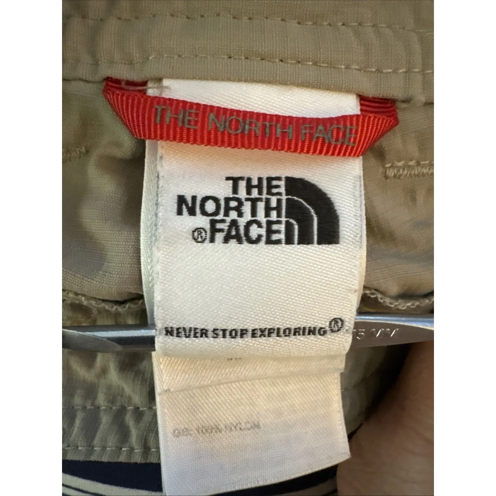 The North Face Hiking Capri Long Shorts Womens Size 4 Khaki Lightweight Hiking - Image 3