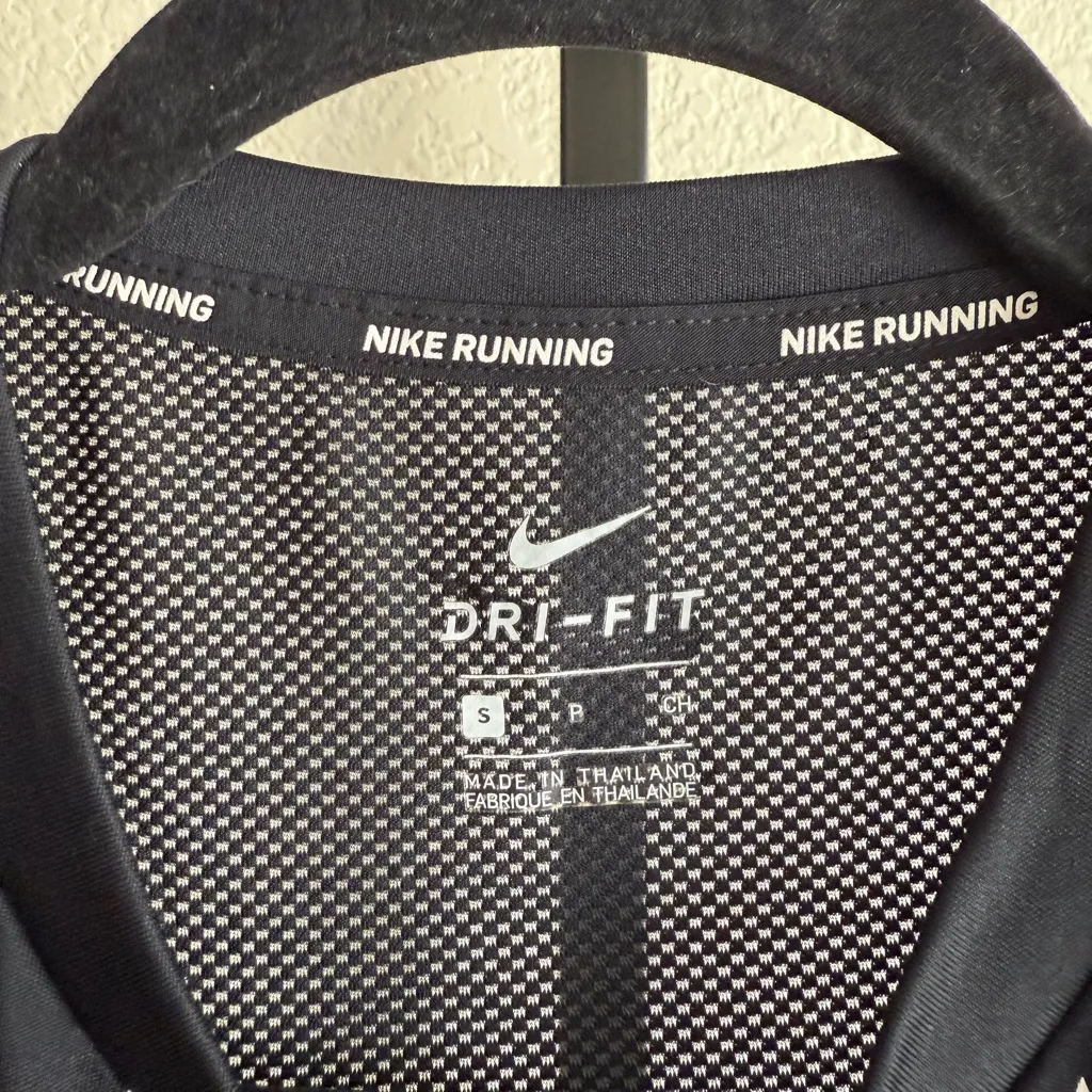 Nike Tank Top Black White Sleeveless Dri Fit Training Shirt Small Running Gym - Image 7