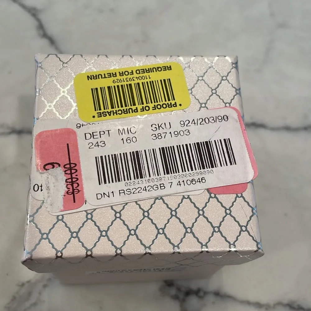 Gold tone pearl and cz ring new in box Size 8 - Image 6