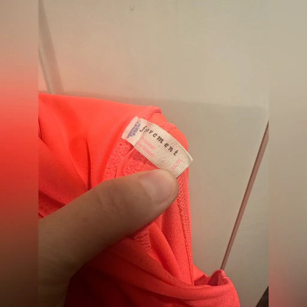 NWOT Free PeopleMovement End Game Performance Crop Legging In Neon Coral Size M - Image 9