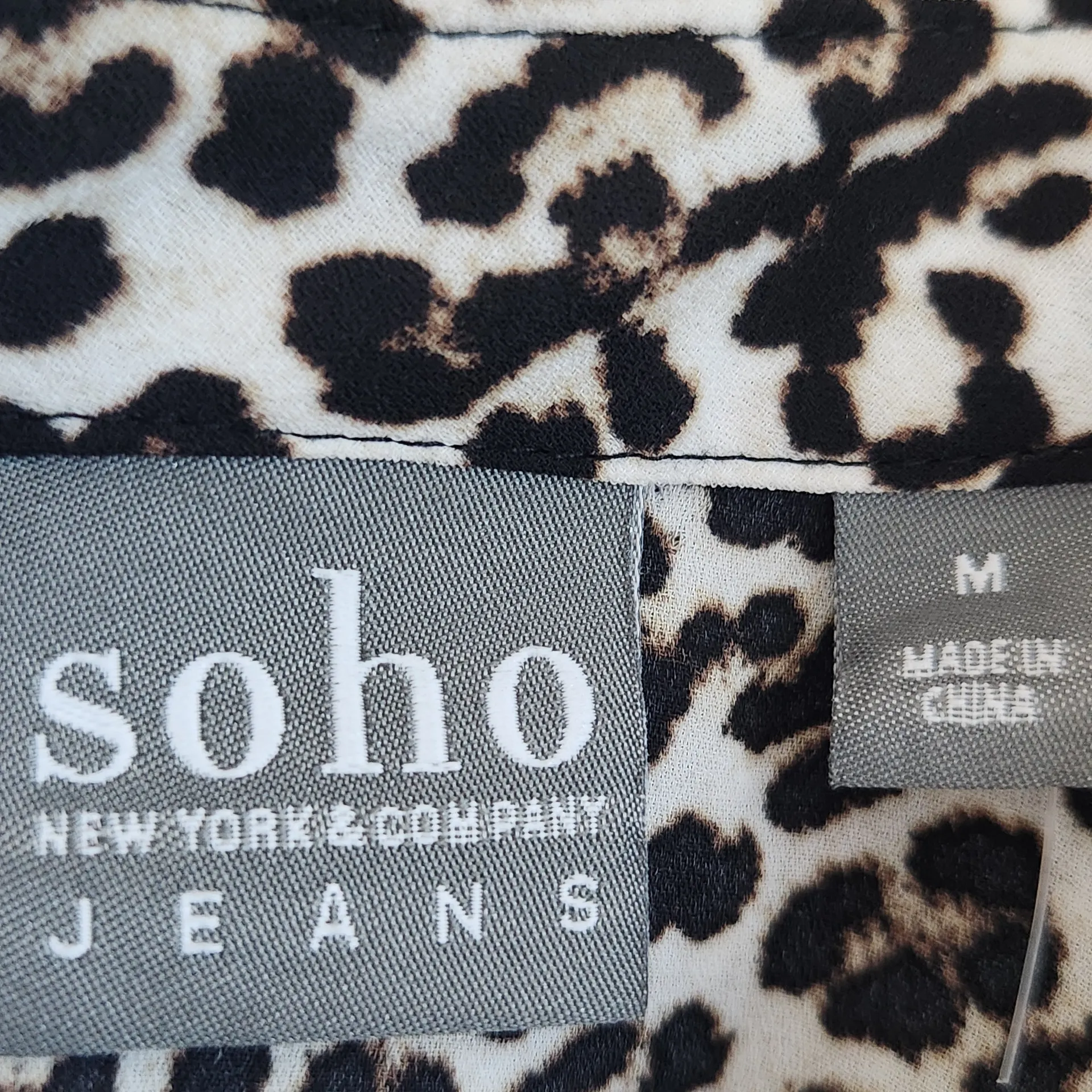 Soho Black and Cream Leopard Print Ruffle Sleeve Top Size Medium Leopard Blouse - Image 7