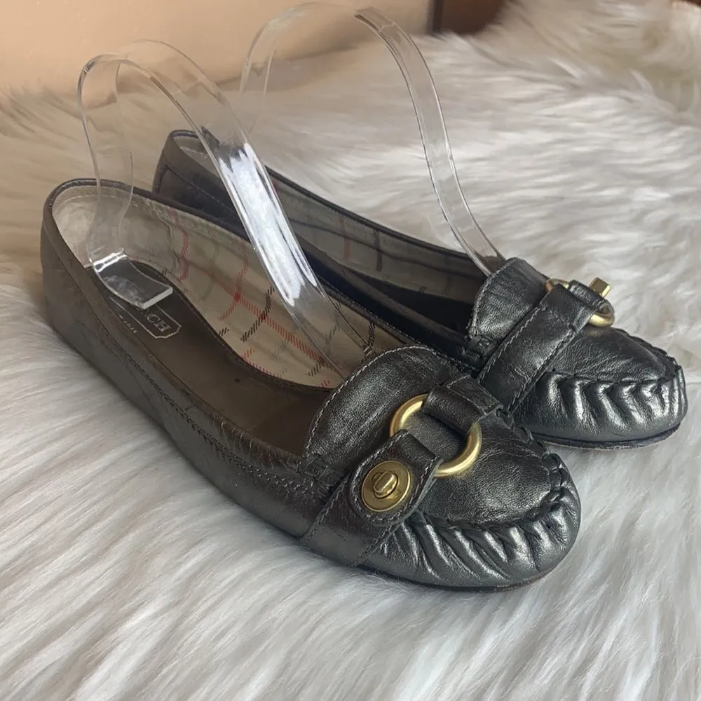 Coach  Metallic Silver Loafer Size 7.5 - Image 6
