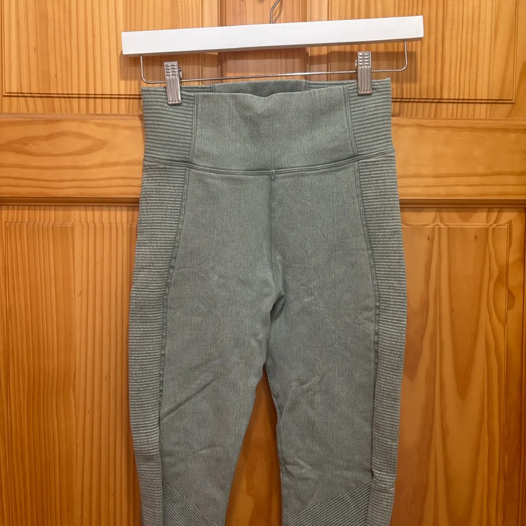 Aerie Offline Size XS High-Waisted Activewear Leggings in Turquoise Green/Blue. - Image 3