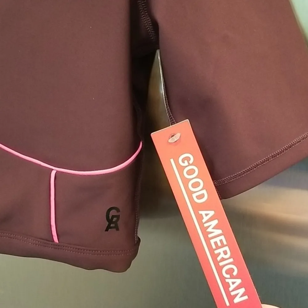 💕GOOD AMERICAN💕 Electric Feel Athletic Cropped Top 2 Medium M NWT - Image 7