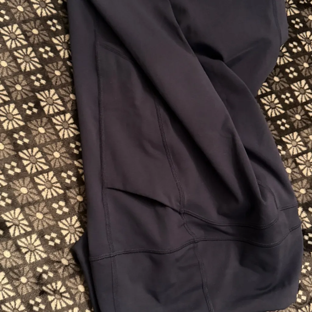 Fabletics Navy Powerhold Leggings with pockets - Image 5