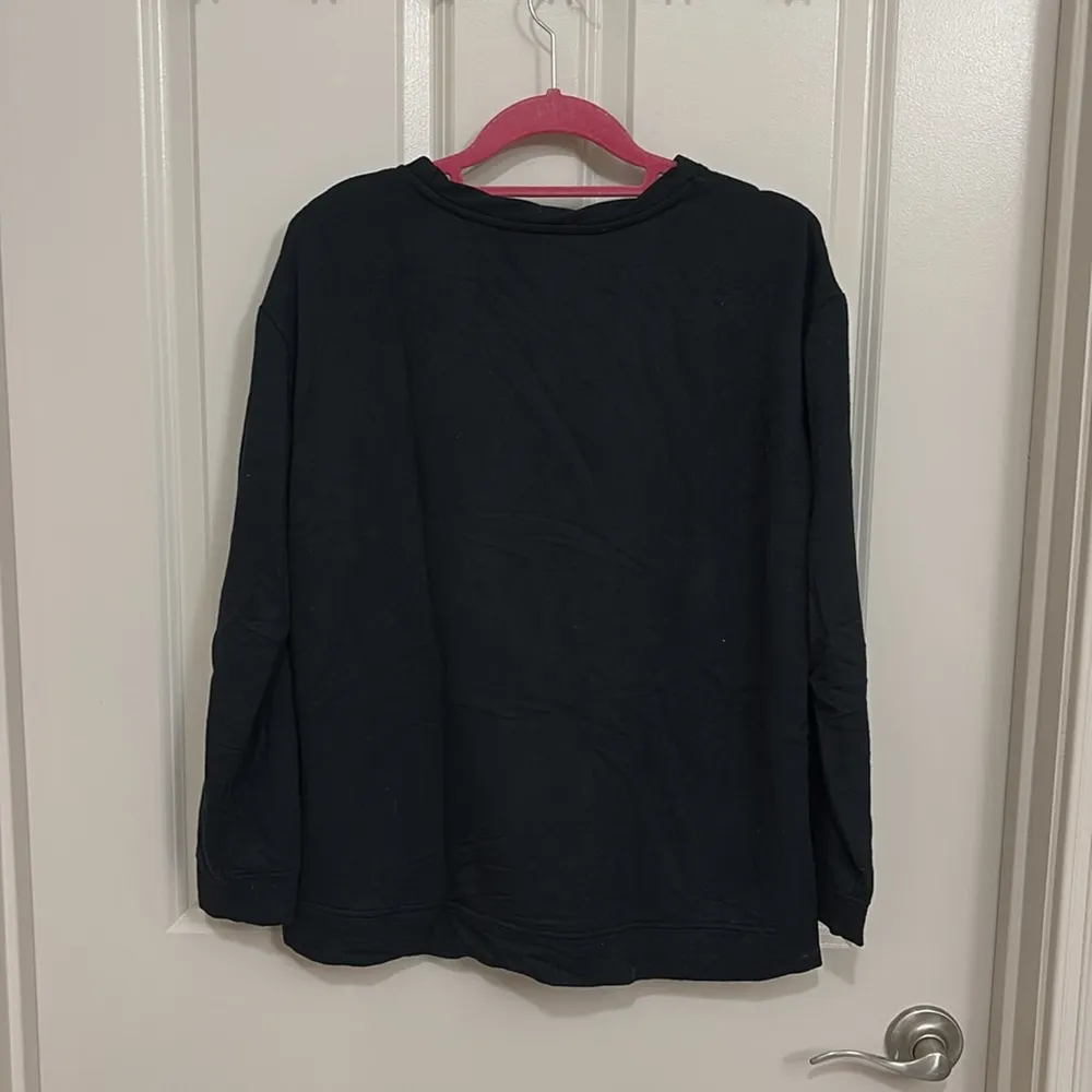 Orvis Black Crewneck Sweatshirt - Image 4