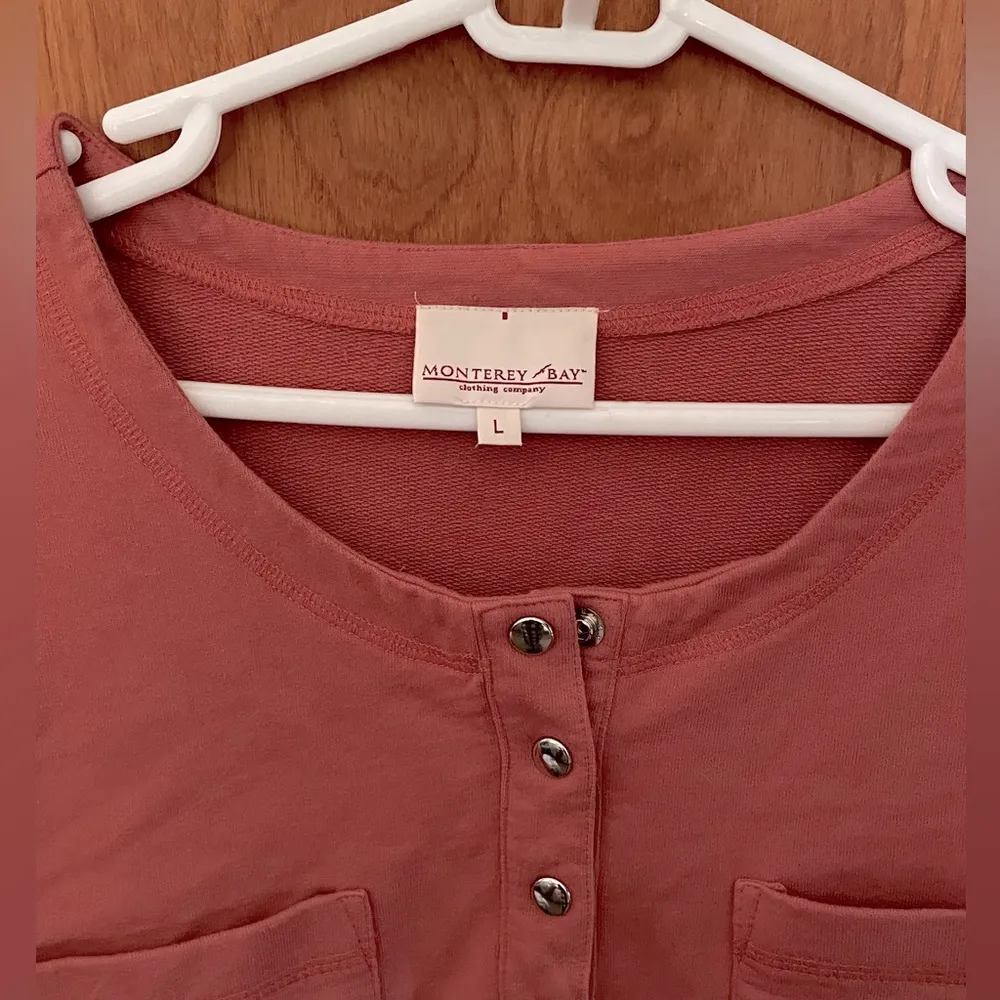 Monterey bay 100% cotton pullover top with 5 snaps has slits on arms and waist Orange Size L - Image 2