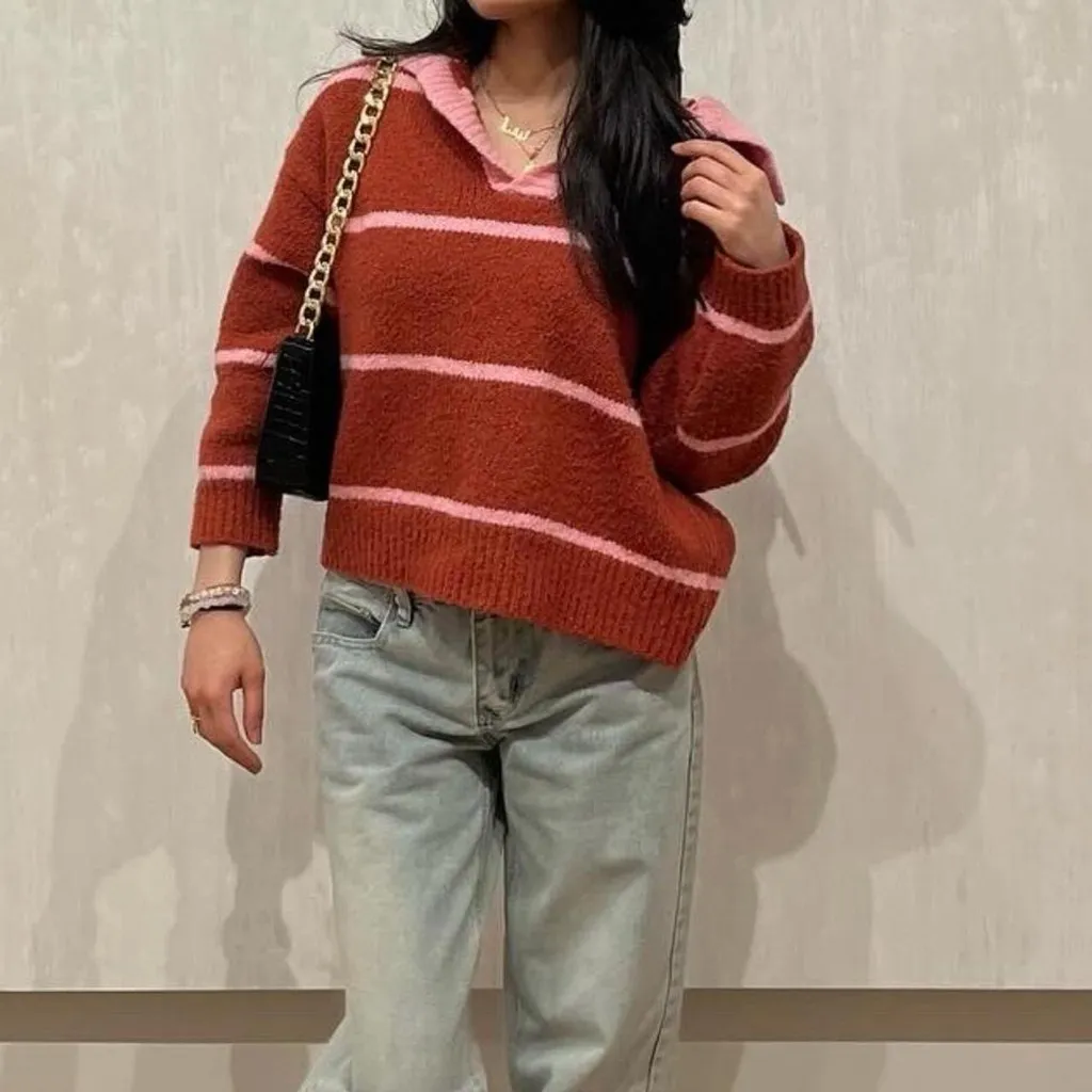 pink & red knitted striped collared sweater - Image 2