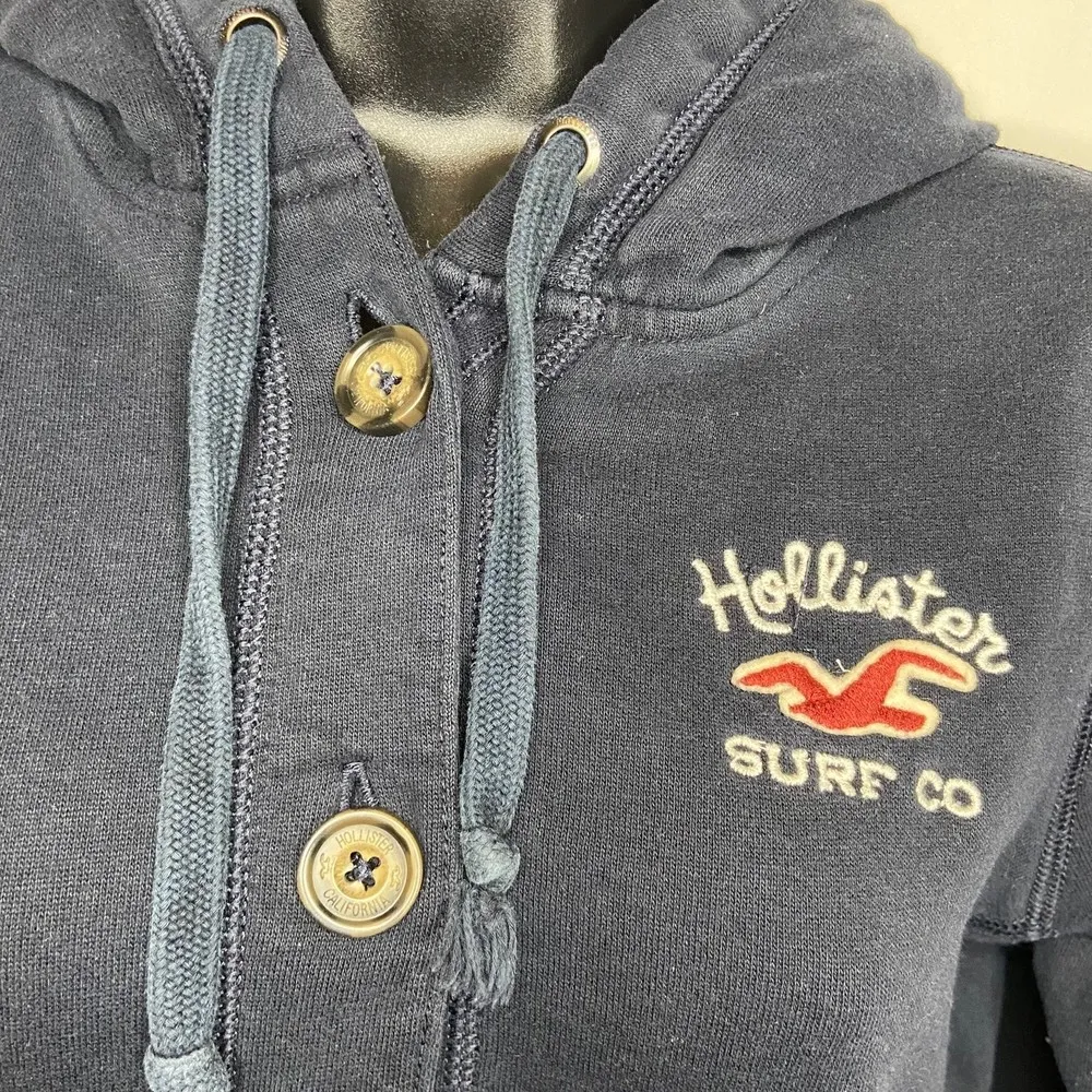 Hollister Navy Blue Button Front Sweater Size Medium - Image 2
