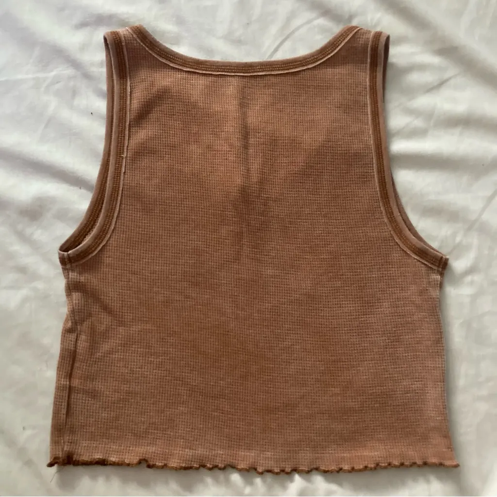 American Eagle Outfitters Brown Ribbed Cropped Tank Top Size Medium - Image 2
