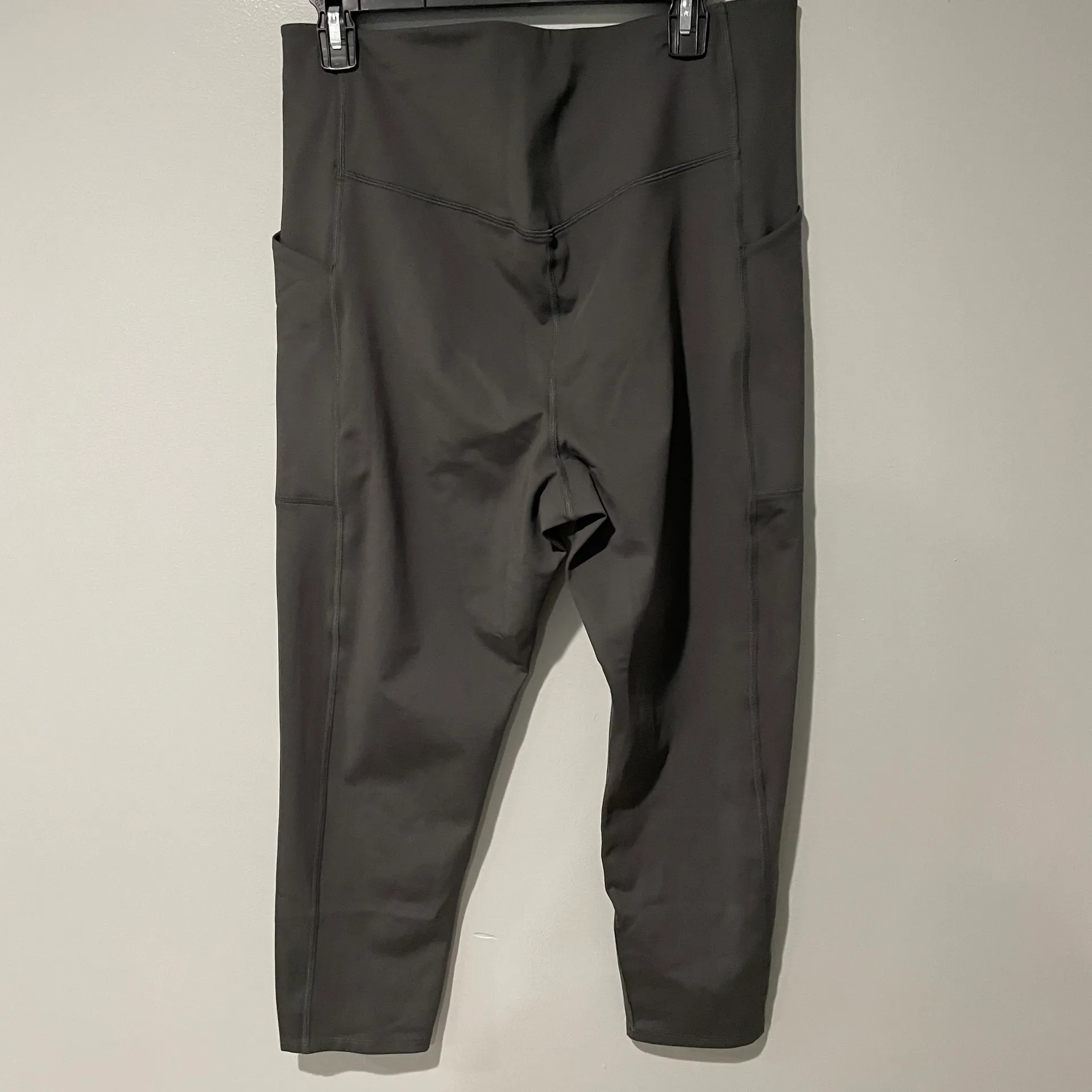 New  Compressive Pocket Leggings - Image 4