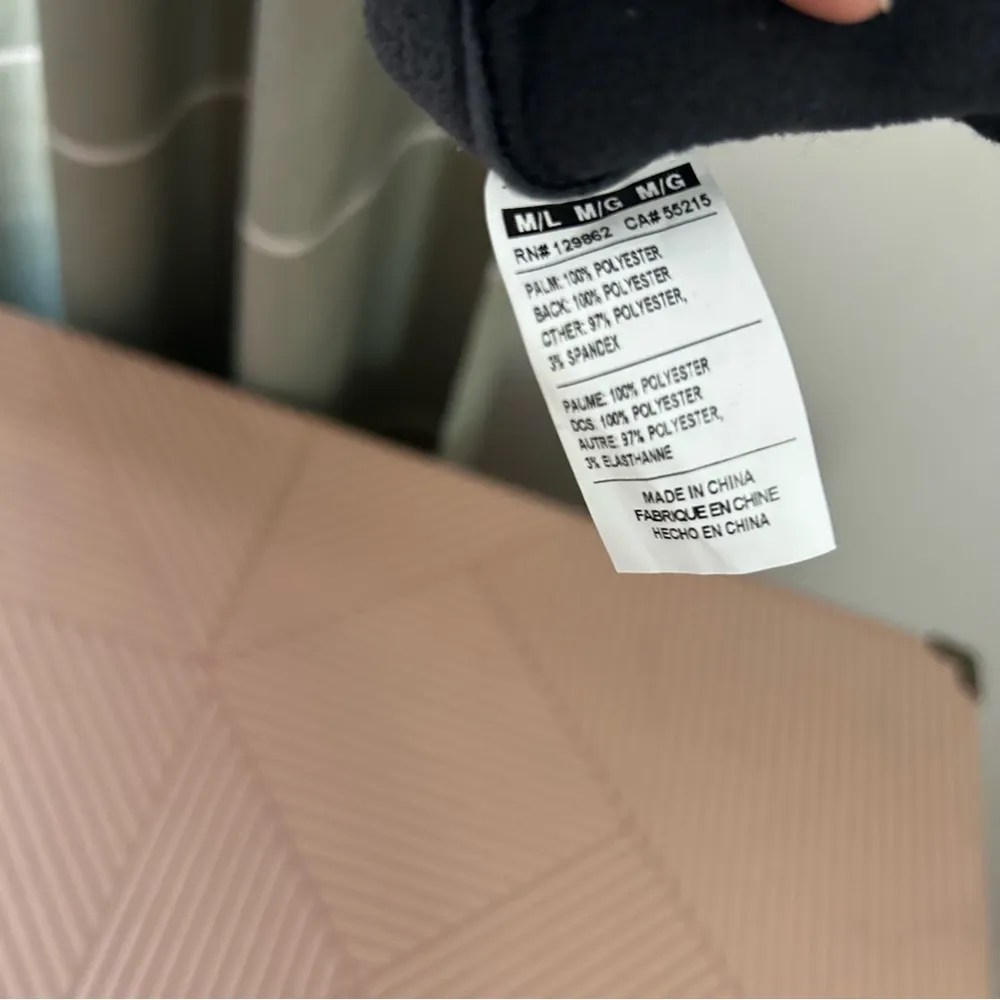 Nike Glove Black and Gray Therma Left Hand single - Image 5