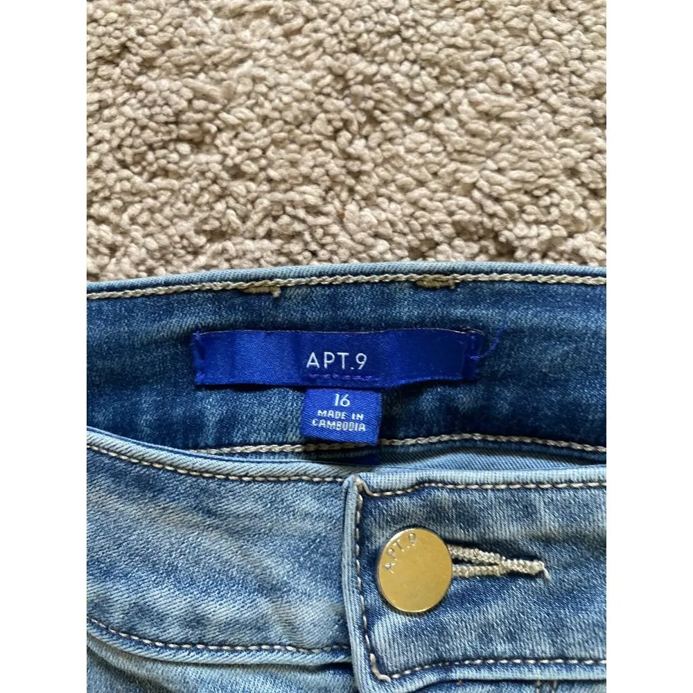 Apt.9 women’s size 16 denim shorts - Image 3
