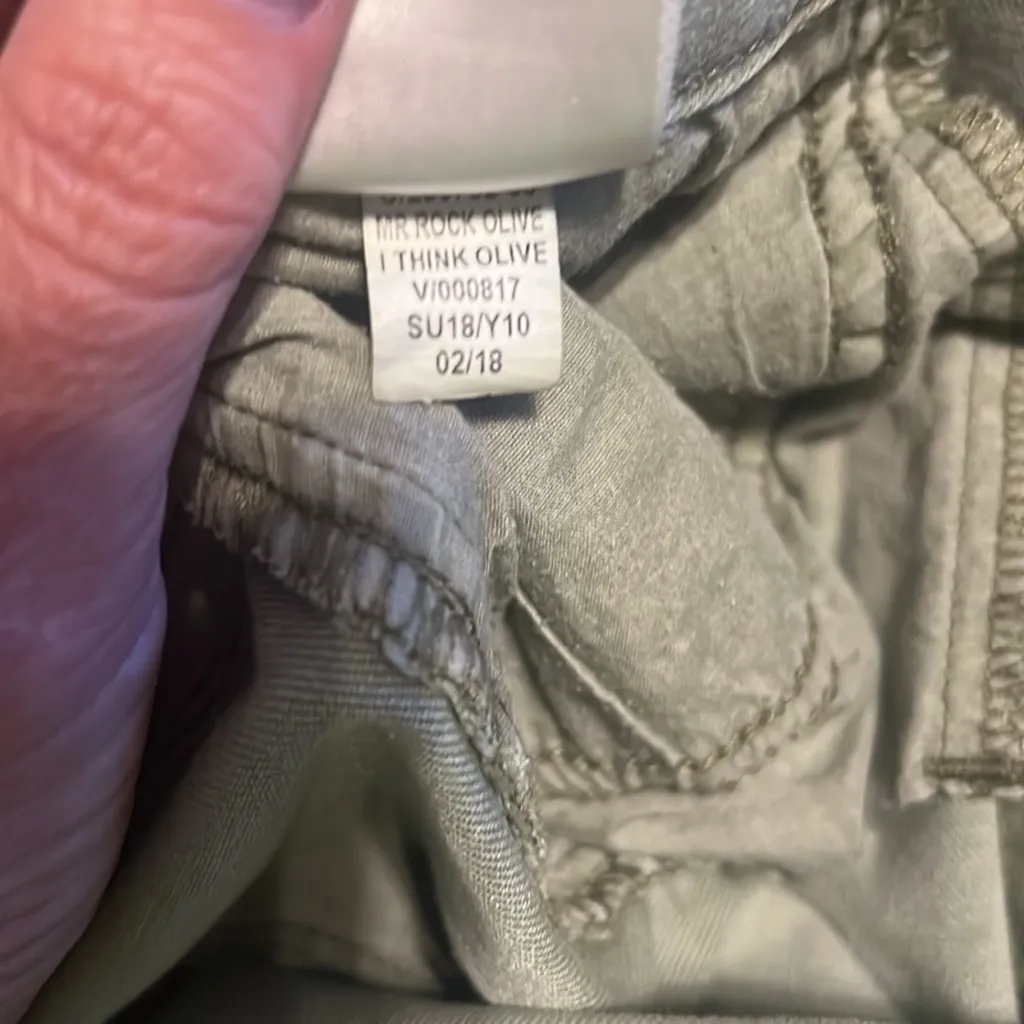 Old Navy Women's Cropped Jeans in Olive - Image 7