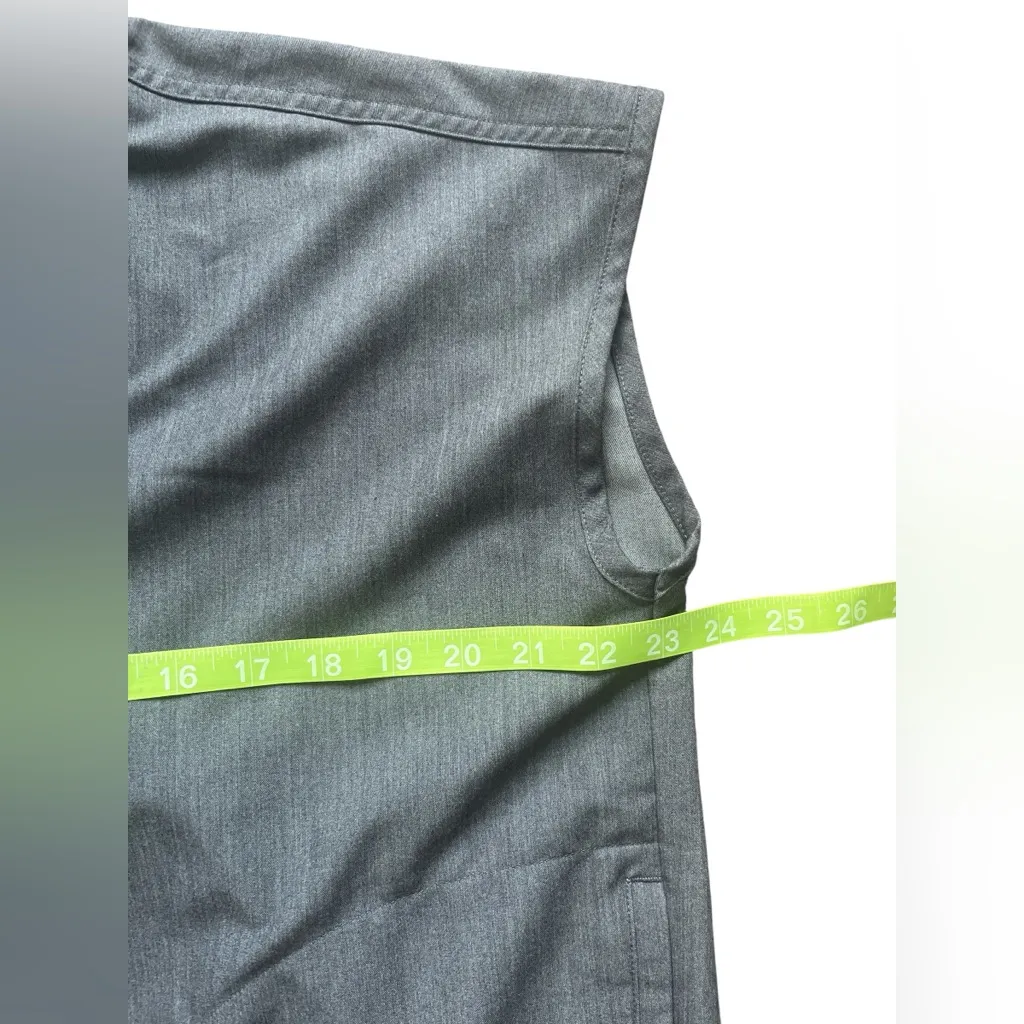 Ladies Figs Oversized Cap Sleeve Scrub Top, Size Small Heathered Gray - Image 5