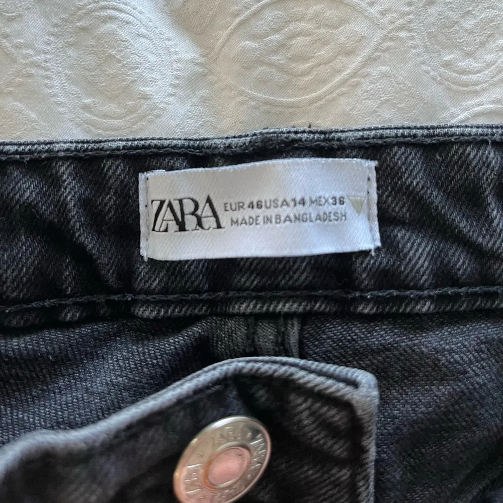 Zara Black Denim Jeans - Image 6