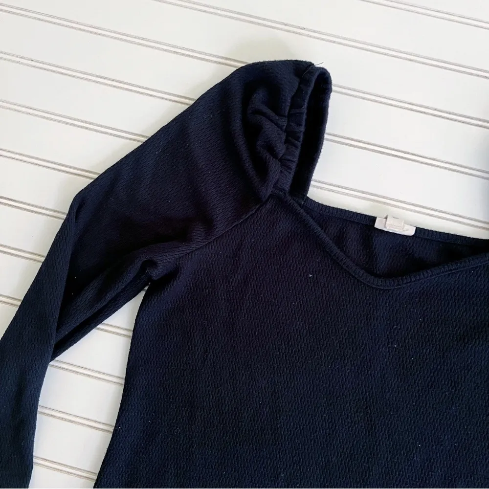 A.n.a Black long puff sleeve top Size Large - Image 4