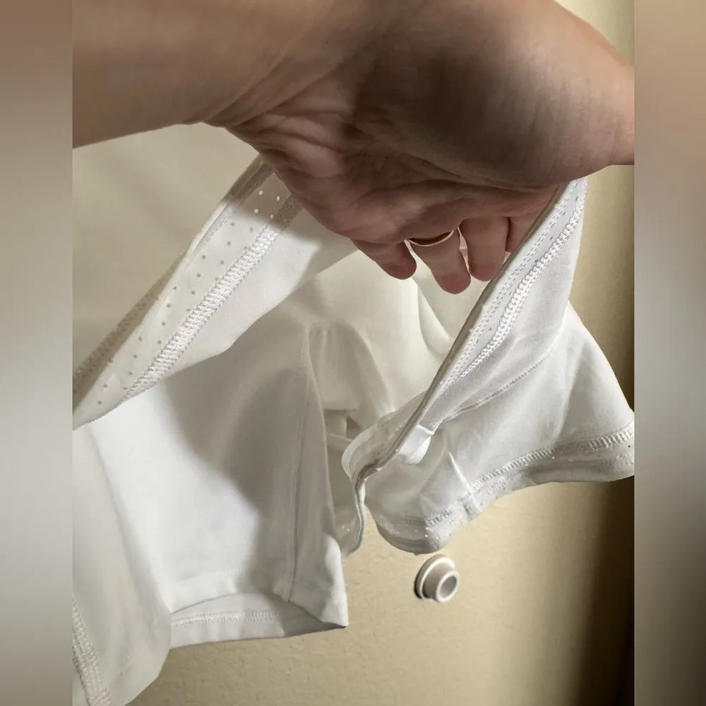 SPANX Get Moving 5”‎ Short in white size large NEW - Image 6