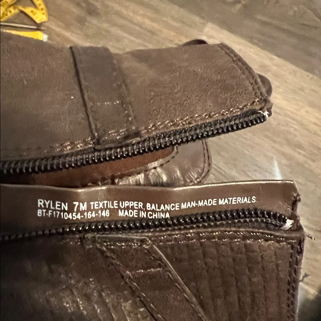 The North Face Rylen Baretraps Heeled Ankle Boots with Side Zipper Size 7 - Image 6