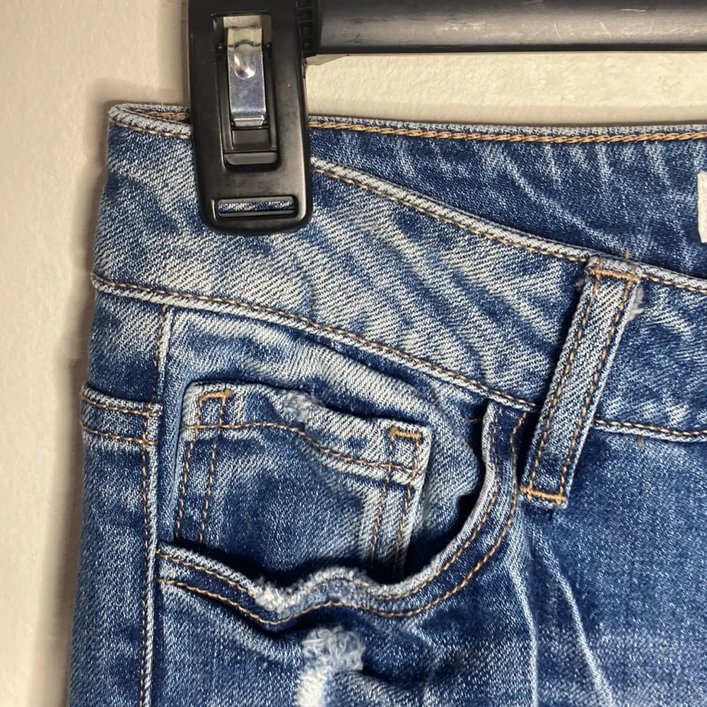 New KanCan Signature Baggy Fit Stretch Distressed Cropped Jeans size 26 - Image 6