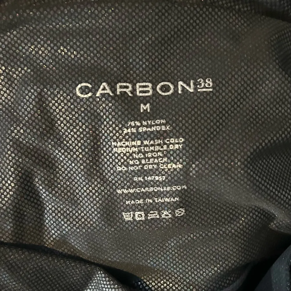 Carbon38 Black Shimmer Mermaid-Like High Waisted Size Medium Yoga Leggings. - Image 6