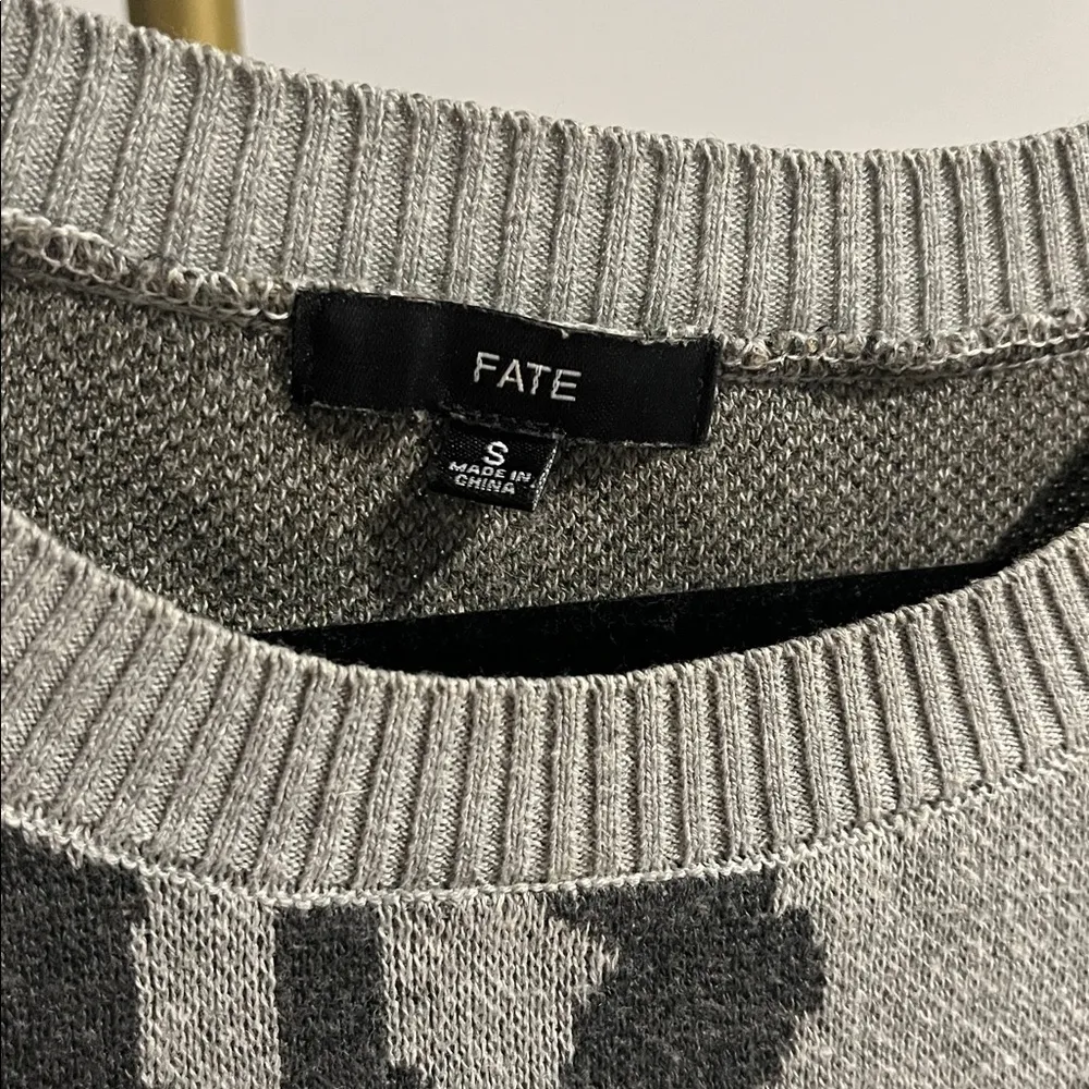 EVEREVE Fate Gray and Green Camouflage Sweater Star elbow accents - Image 6