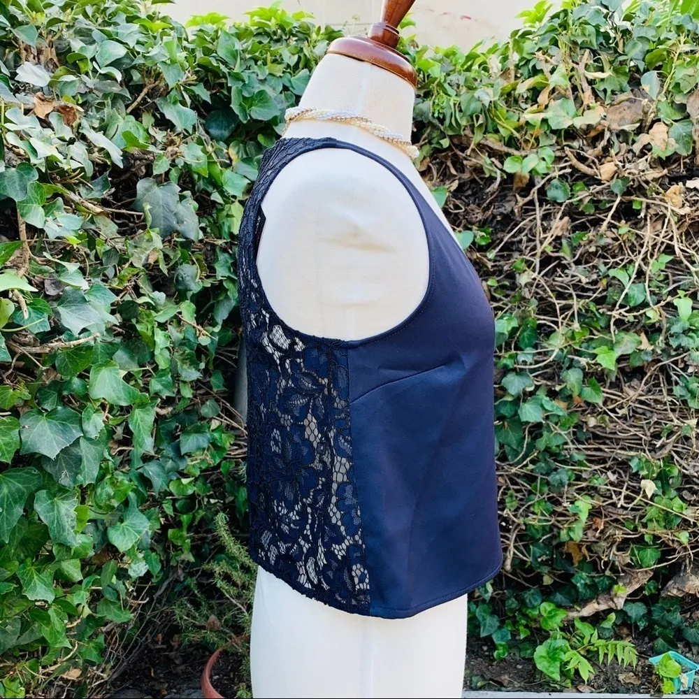 Guess Sleeveless Crop Top with Embroidered Mesh - Image 3