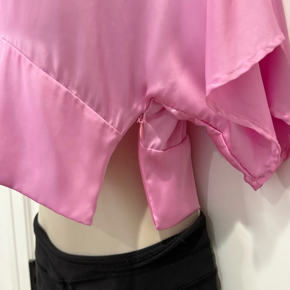 Zara Satin Short Sleeve Blouse Cropped V Neck Collared 
Hot Pink Small New - Image 6