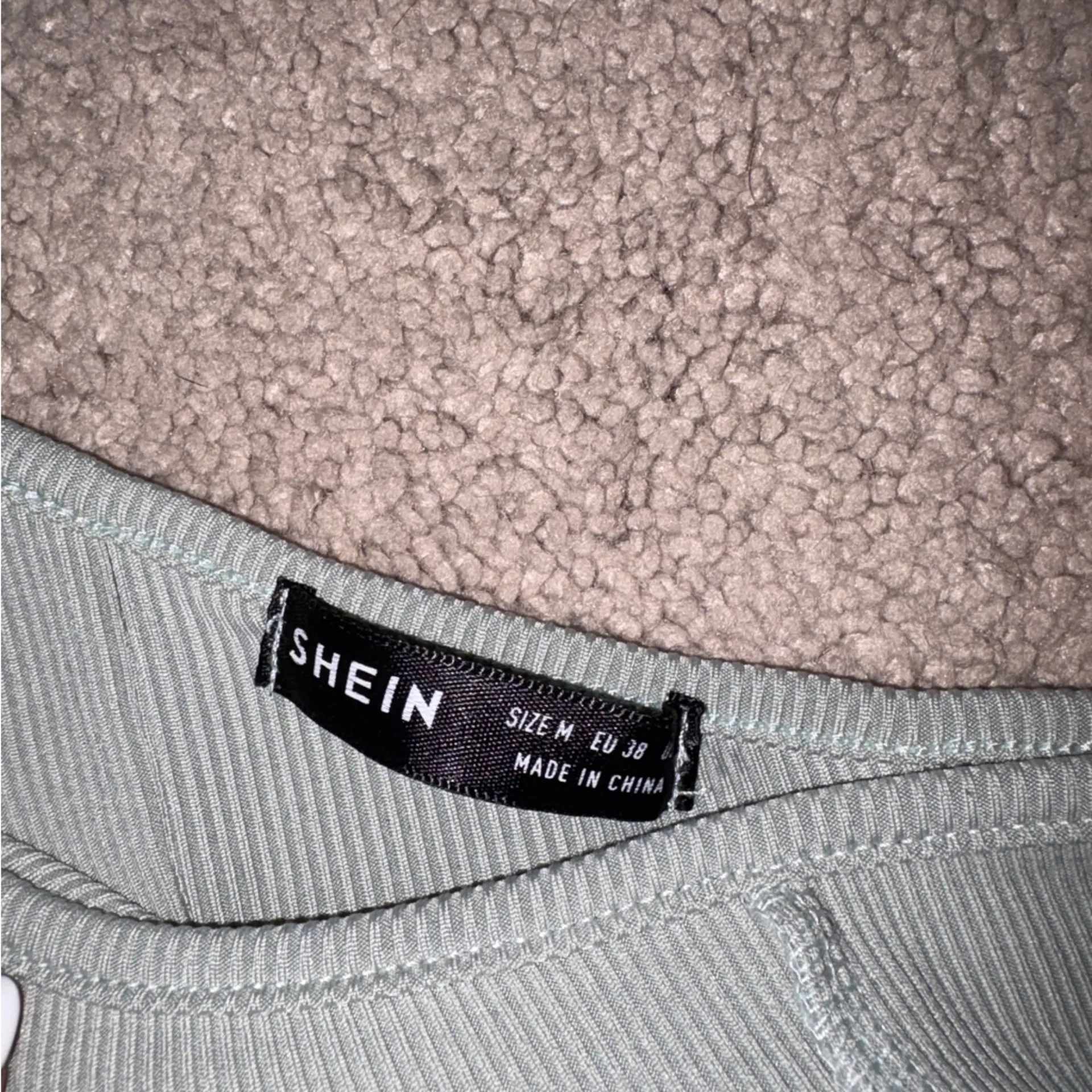 Women’s SHEIN Light Green Ribbed One Shoulder Crop Top Size: M - Image 2