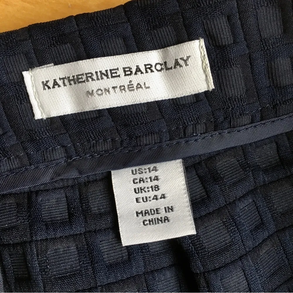 Katherine Barclay Mini Skirt, Abstract, Mod, Classic Navy Blue, Gold, Size 14 - Image 6