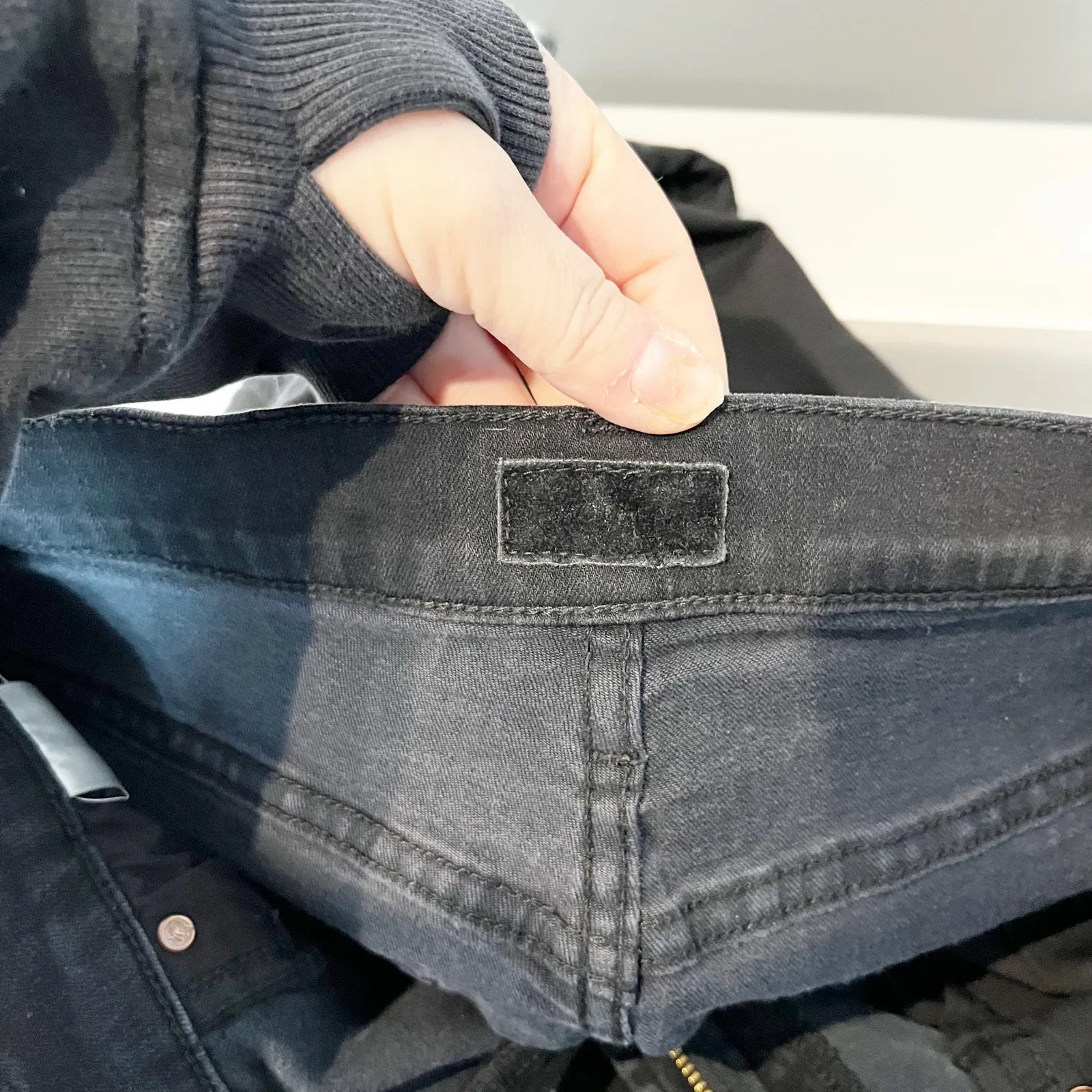 Mother High Waisted Denim The Insider Crop Step Fray Jeans Not Guilty Black 29 - Image 5