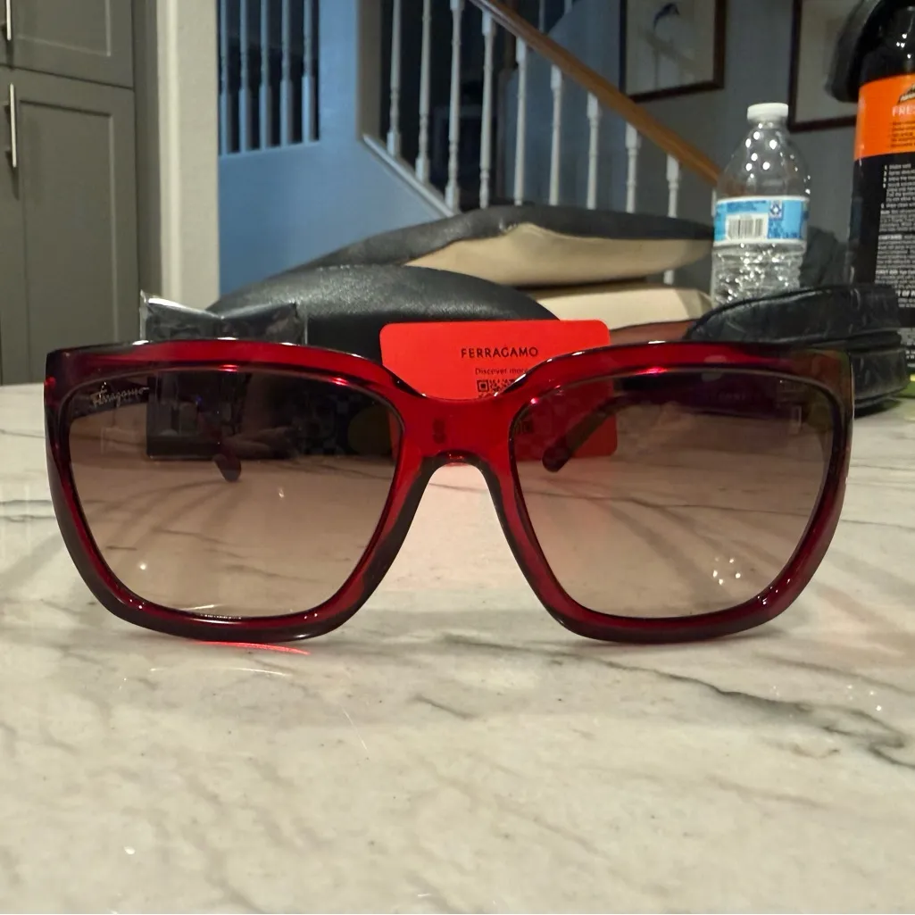 Salvatore Ferragamo SF1018S Sunglasses in Crystal Wine with Grey Gradient Lenses - Image 8