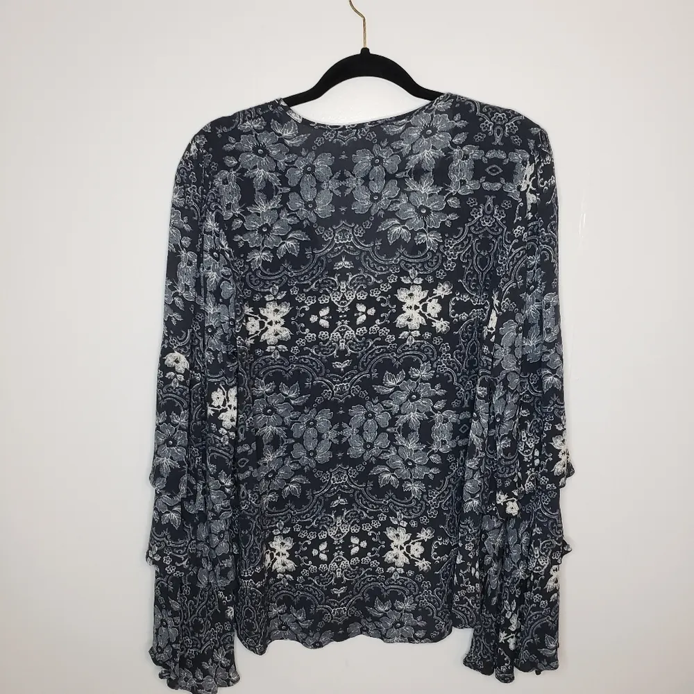 Skylar+Madison Boho Floral Top Large - Image 5