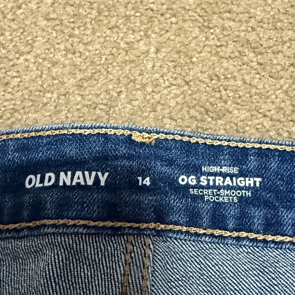 NWT Old Navy high rise og straight jeans shorts size 14. - Image 2