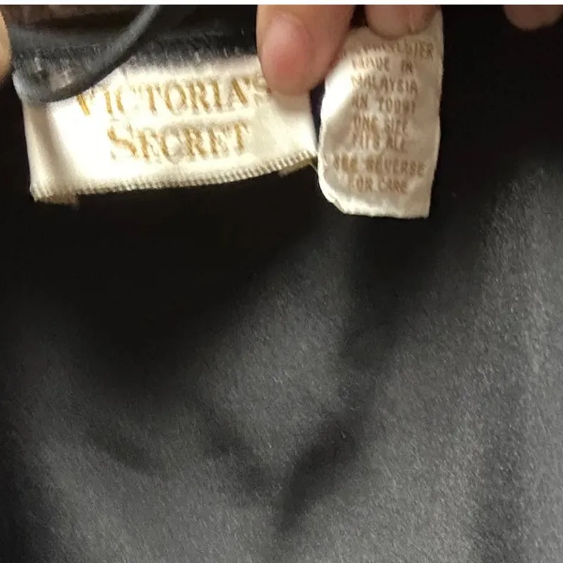 vs gold label robe with sheer sleeves one size - Image 2