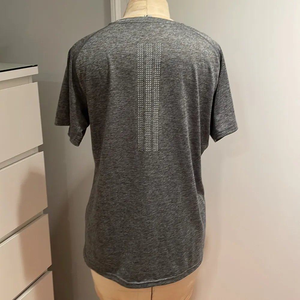 Women's Adidas Gray T-Shirt Size Large - Image 2