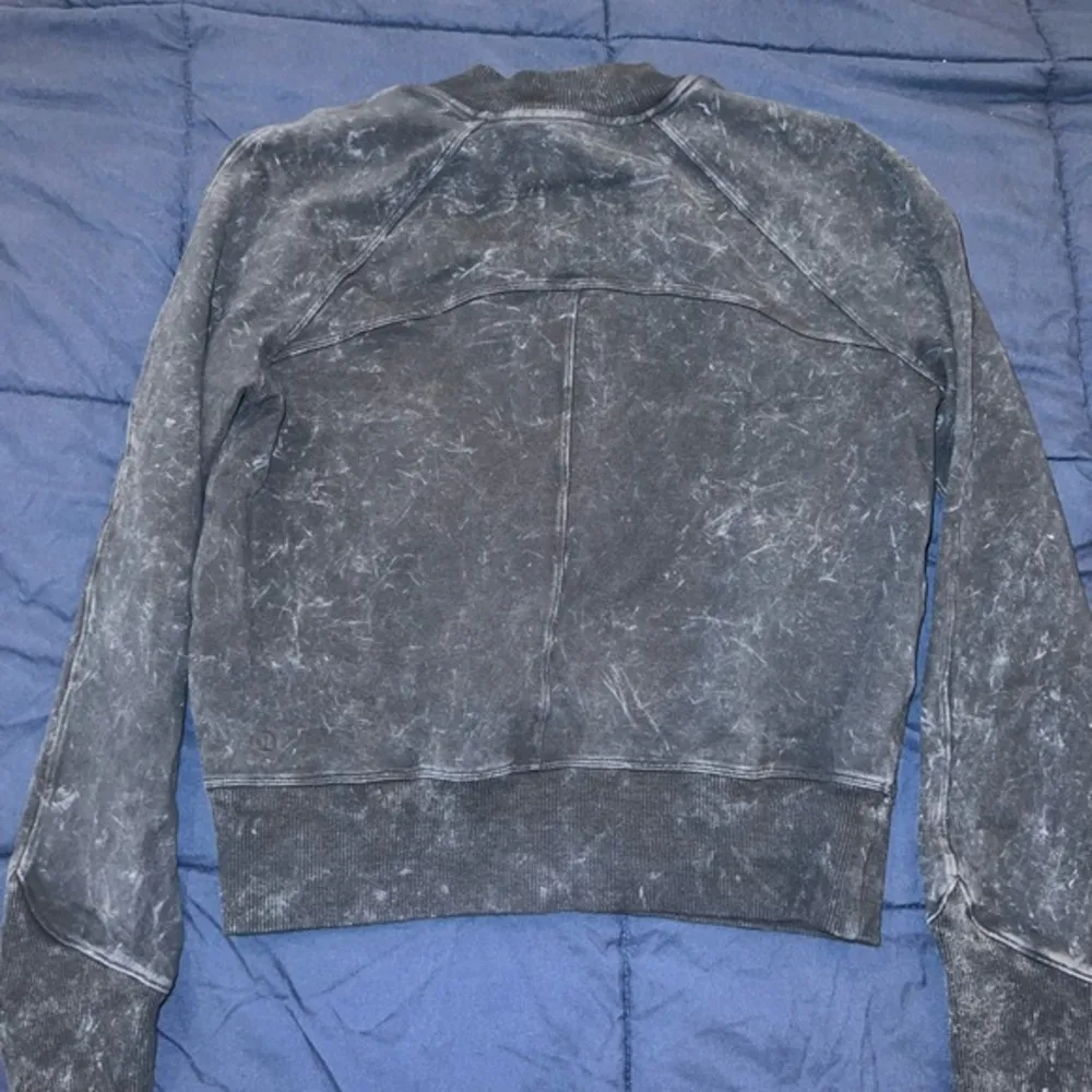 Lululemon crew neck size‎ 2 diamond dye- rare - Image 4