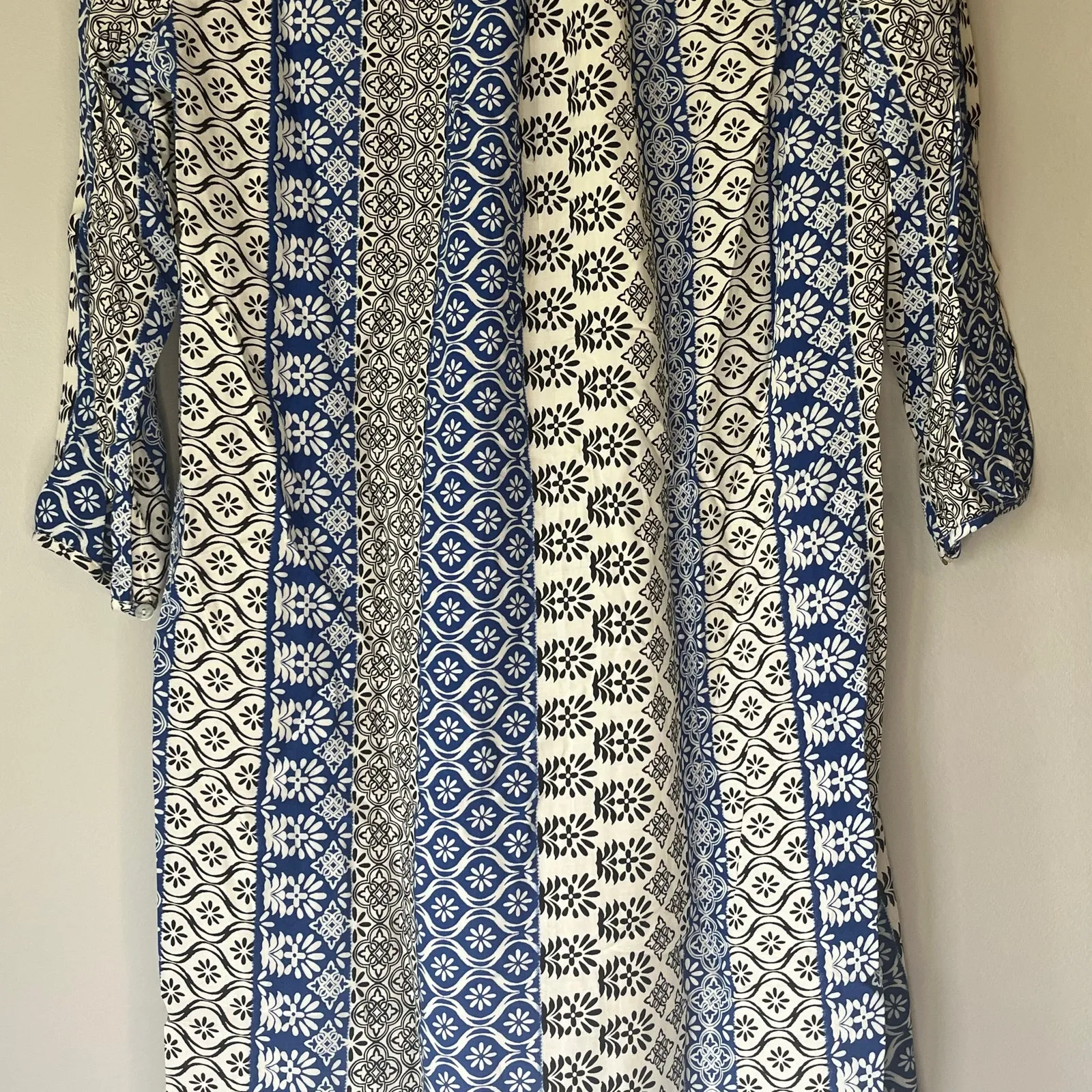 Velvet by Graham & Spencer Blue / Cream / Black 3/4 Sleeve Printed Dress Size XS - Image 9