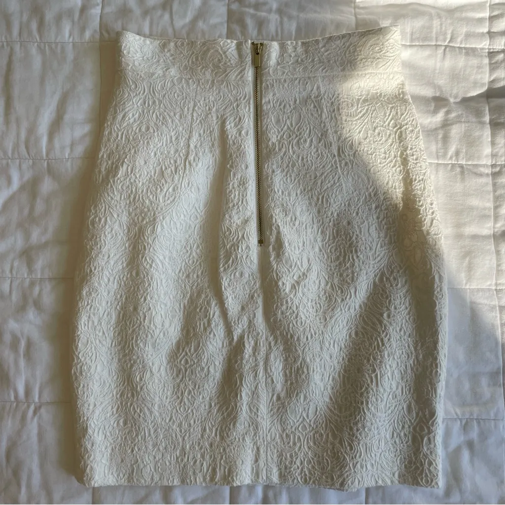 H&M White Lace Pencil Skirt - 4 - Image 3