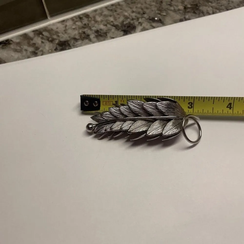 Pretty Metal Brooch Pin Silver Tone Leaf Branch / Leaves - Image 9