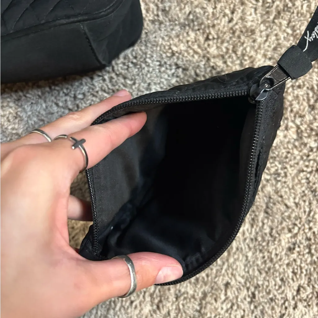 Vera Bradley Black Quilted crossbody purse and wallet - Image 9
