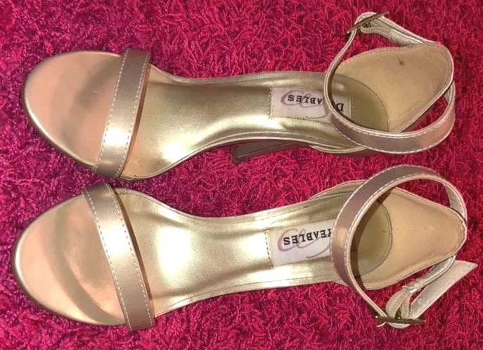 Gold Heels Size 6.5 - Image 3