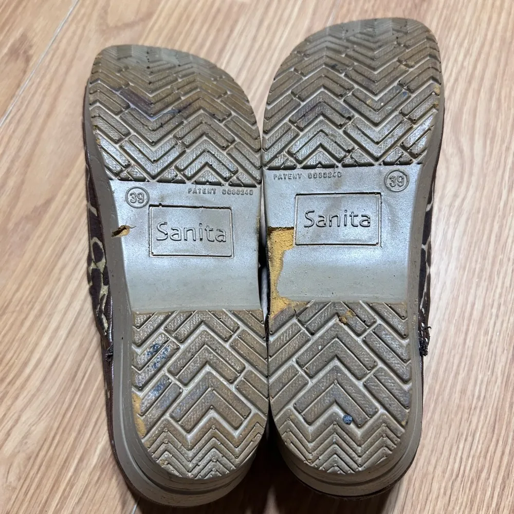 Sanita giraffe/brown nursing/healthcare clogs women’s 39,. (7.5 - Image 6